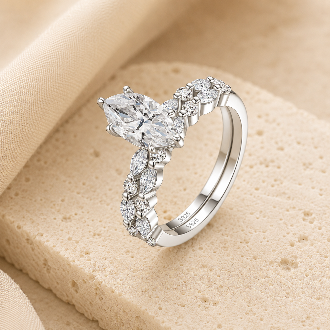 The Marquise Éclat Ring
