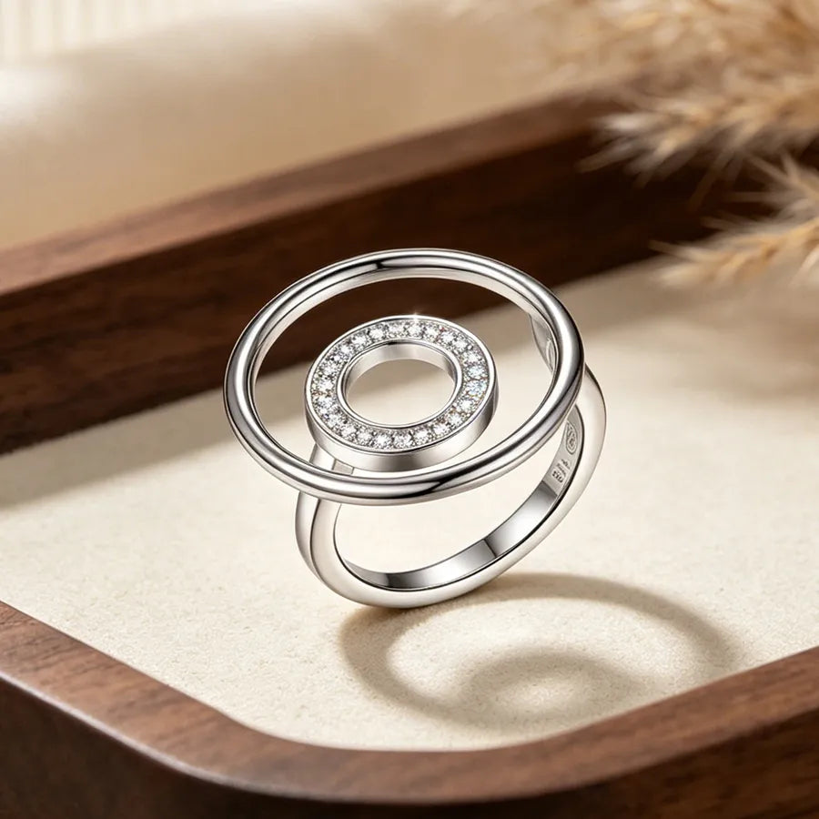 Avelis geometric ring in platinum-plated 925 sterling silver with zircon by Maison Bragga