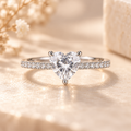 Élysée Ring with 1 carat heart-shaped lab-grown diamond and zircon pavé band